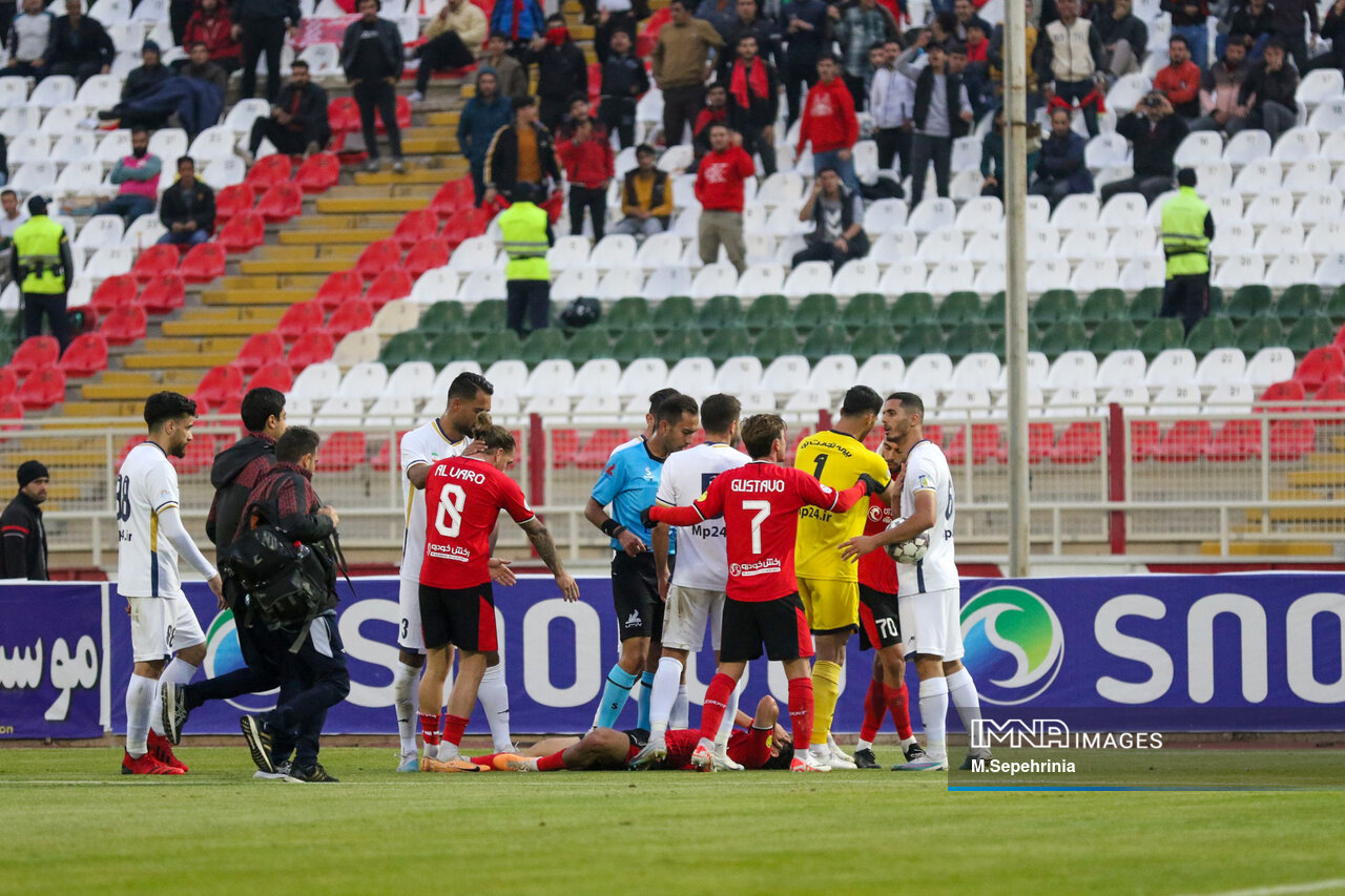 توفیق اجباری فدراسیون از تخلفات فوتبالیها