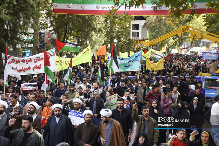 راهپیمایی یوم الله 13 آبان علیه استکبار جهانی در بجنورد