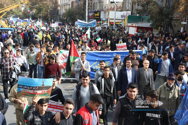 راهپیمایی ۱۳ آبان در ارومیه