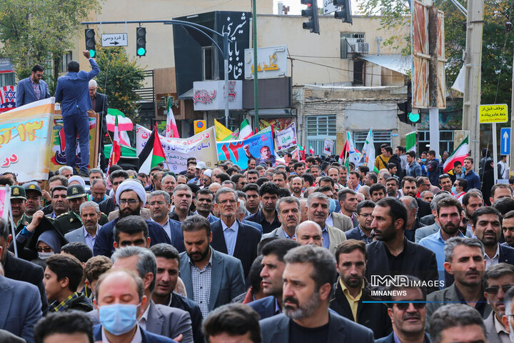 حضور پرشور و شعور مردم شهرکرد در راهپیمایی ۱۳ آبان‌