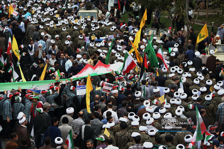 راهپیمایی یوم الله 13 آبان علیه استکبار جهانی در قم
