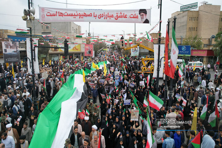 حضور حماسی مردم سمنان در راهپیمایی یوم‌الله ۱۳ آبان