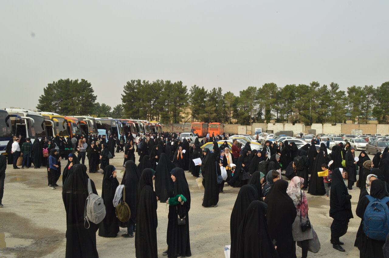 «قرار دستها» در قدمگاه صاحبالزمان(عج)