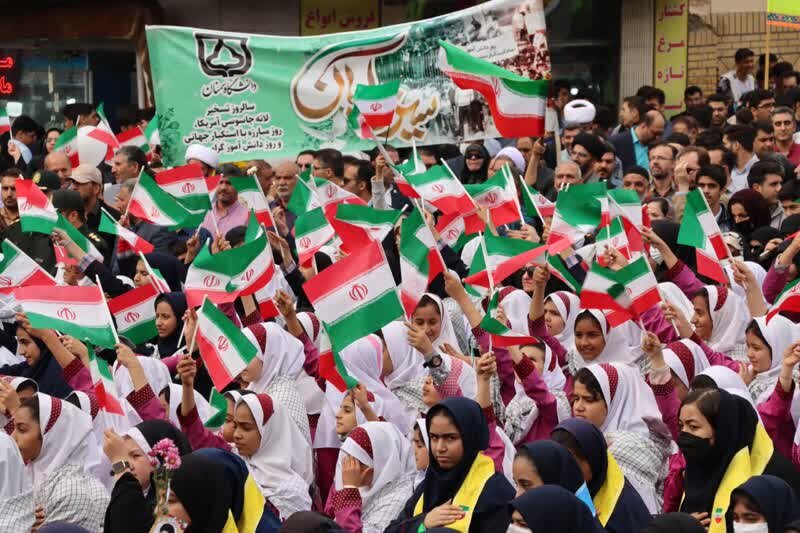 حضور حماسی مردم سمنان در راهپیمایی یومالله ۱۳ آبان