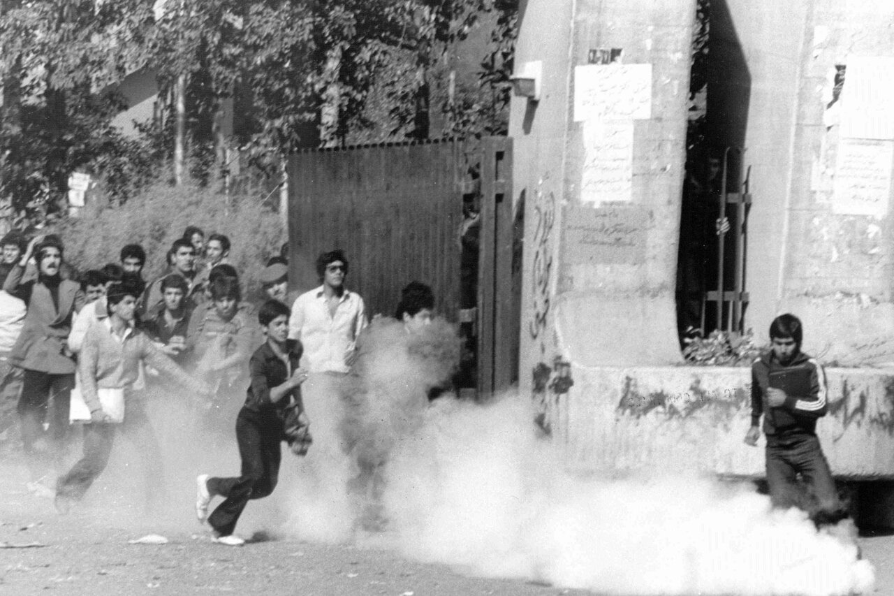 حضور دانشآموزان در جنگ تحمیلی به روایت آمار/ از شهیدستانهای ایران چه میدانید؟