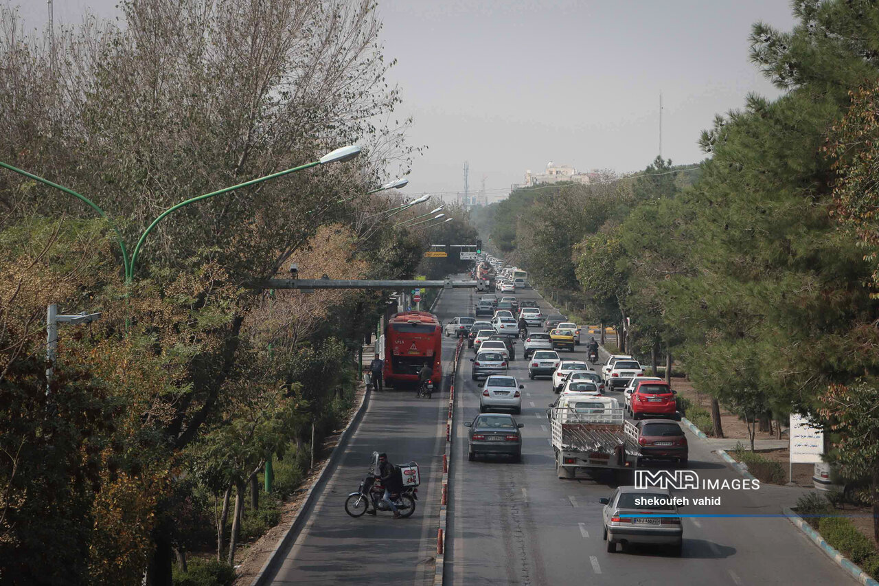 شاخص‌ها از کاهش آلودگی هوای اصفهان خبر می‌دهد/ گروه‌های حساس از منزل خارج نشوند