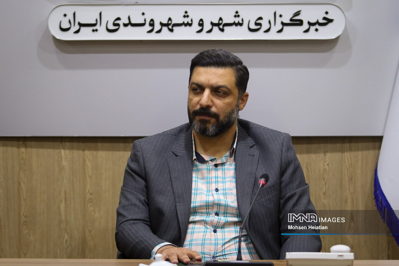 بازیکده نور را ایجاد میکنیم/ نصب مبلمان سالمند در شهر زندگی تا پایان ۱۴۰۳