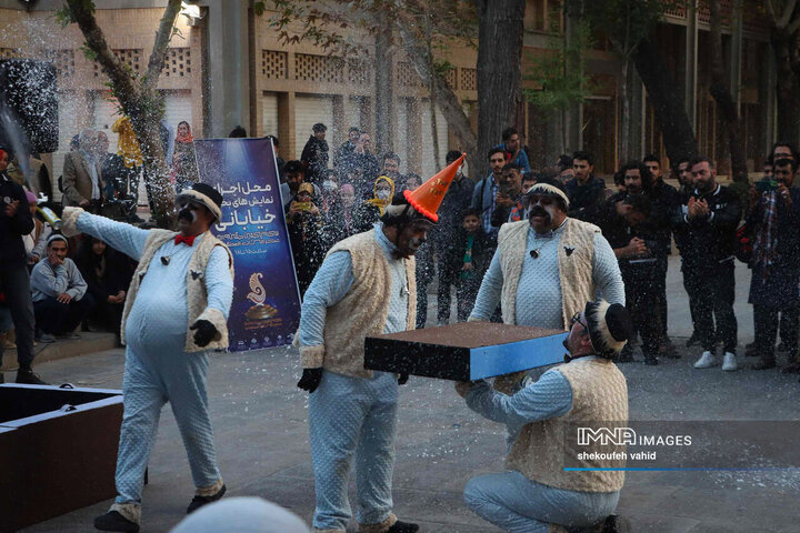 نمایش‌های خیابان نخستین روز جشنواره تئاتر اصفهان