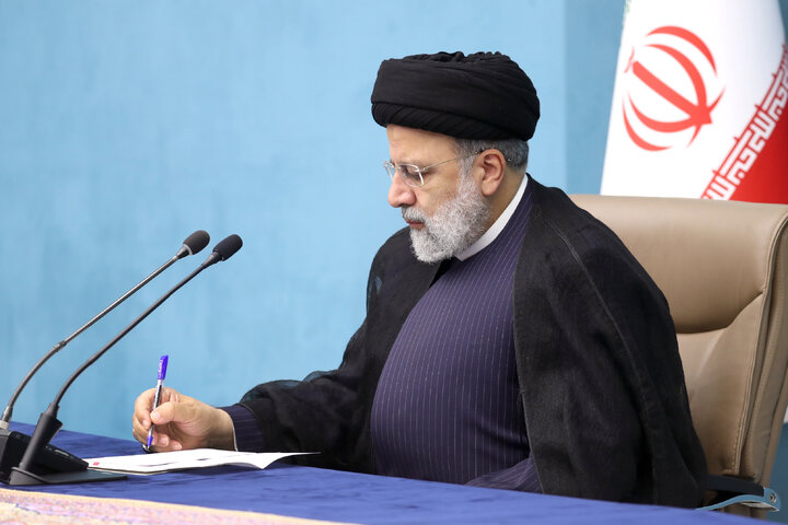 رئیس جمهور در پیامی درگذشت حاج احمد کریمی اصفهانی را تسلیت گفت