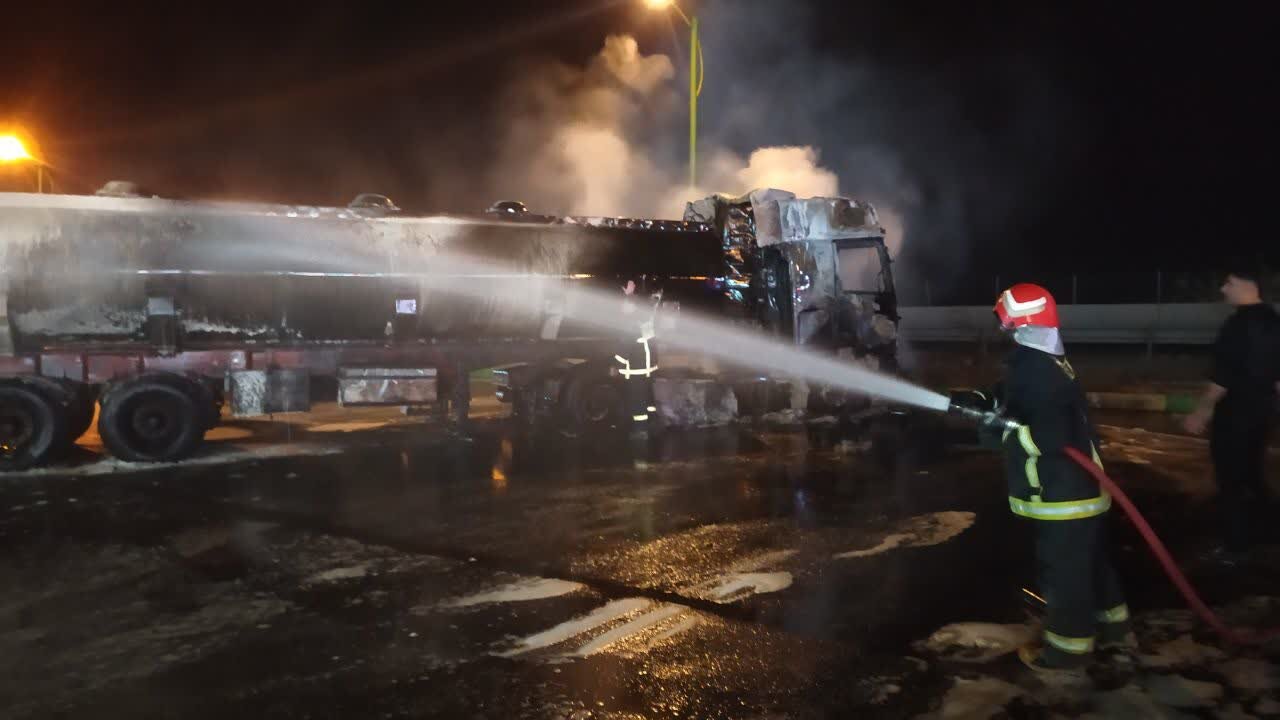 آخرین جزئیات از حریق تانکر ۳۰ هزار لیتری حامل سوخت نفت + عکس