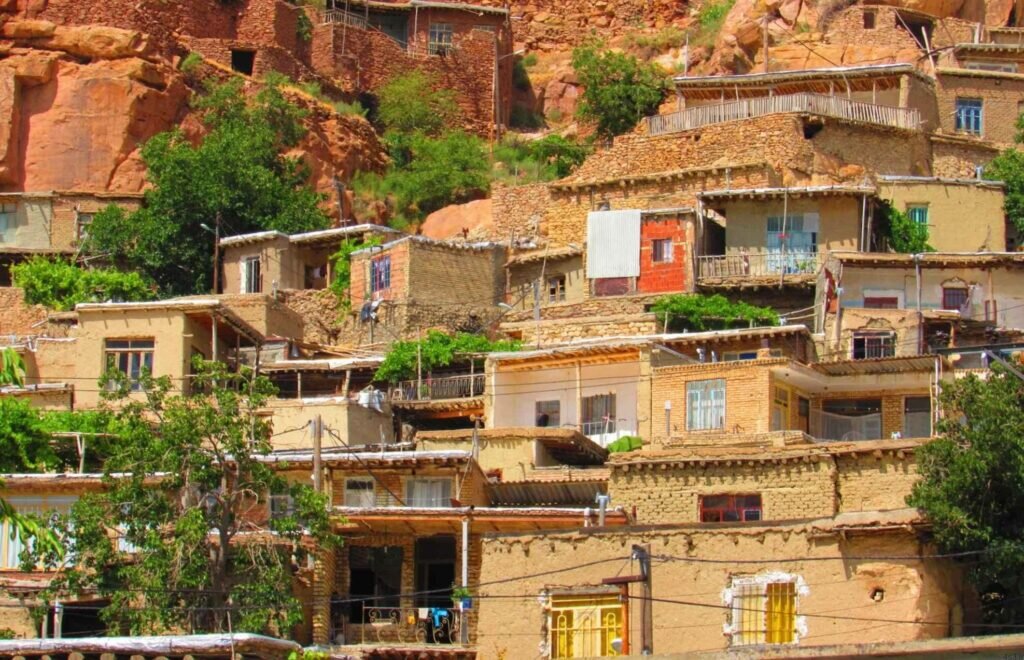 سفری به دل روستاهای پاییزی