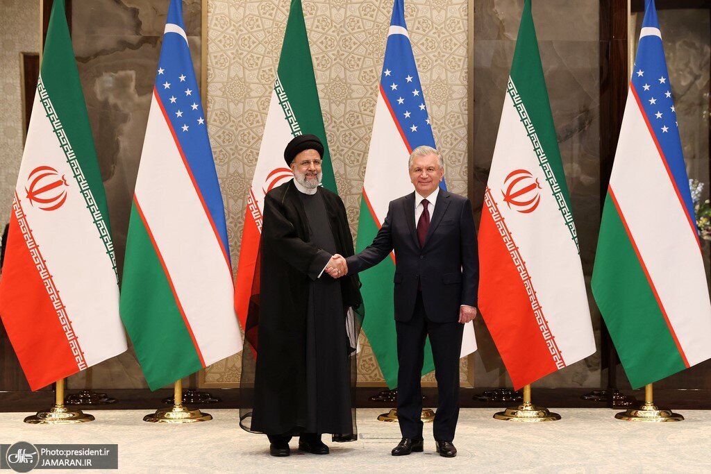 Iranian President Ebrahim Raeisi and Uzbek President Shavkat Mirziyoyev Strengthen Bilateral Relations in Tashkent Summit