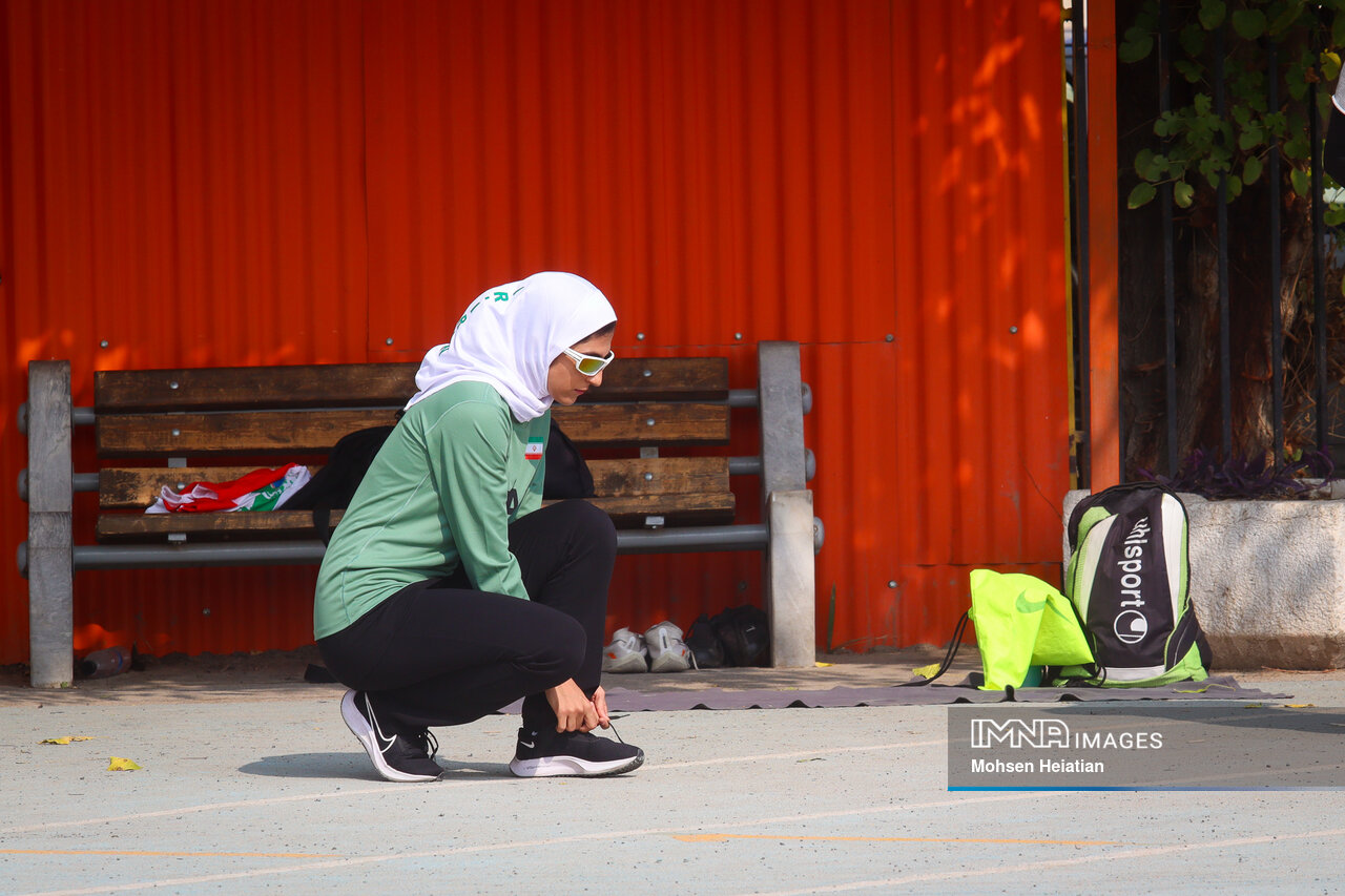 میگفتند دوومیدانی را رها کن/ پیست اصفهان با کف خیابان فرقی ندارد