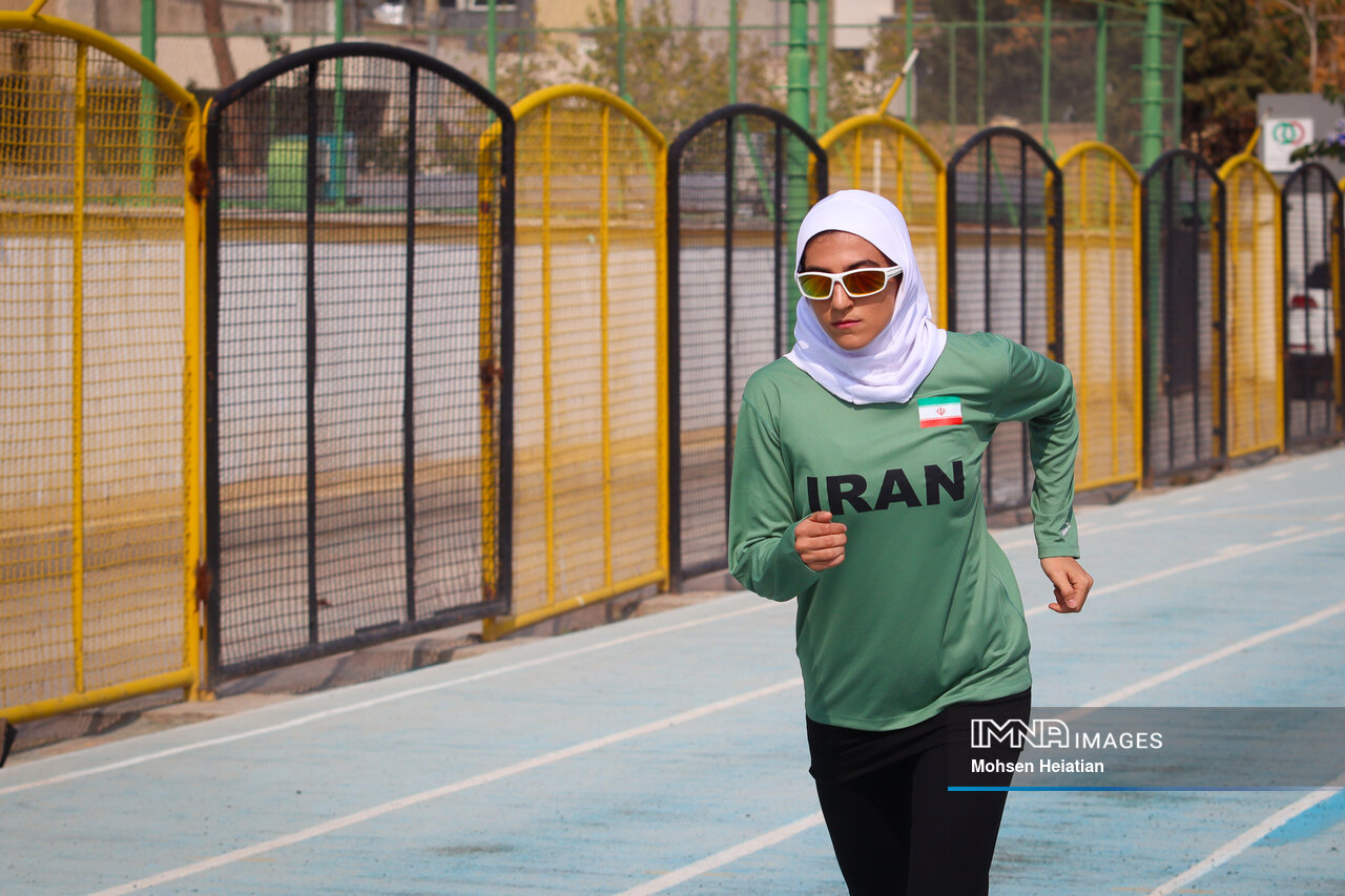 میگفتند دوومیدانی را رها کن/ پیست اصفهان با کف خیابان فرقی ندارد