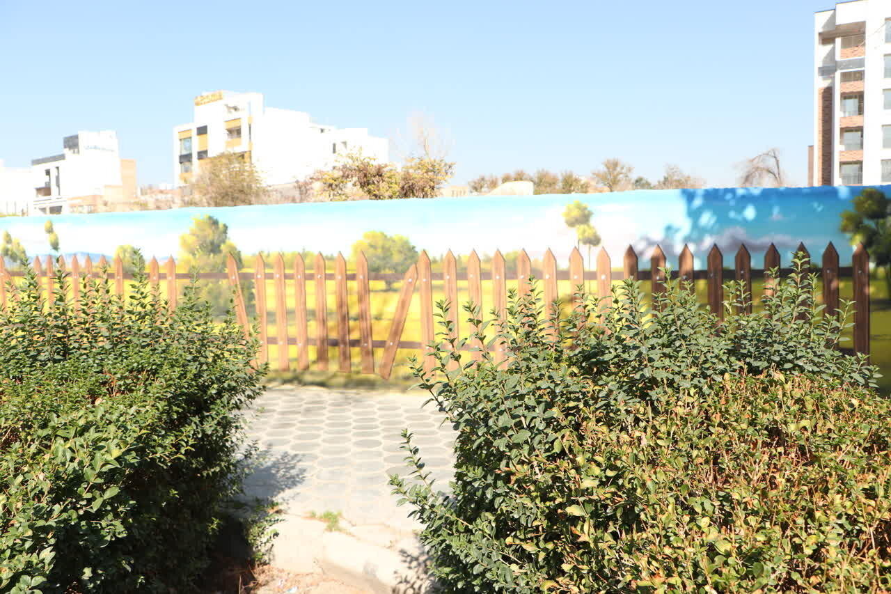 دیوارنگاره اکسیژن شهر و هوای پاک روی دیوارهای خیابان میرزاطاهر نقش بست