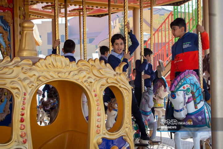 اردوهای دانش‌آموزی در شهر رویاهای اصفهان