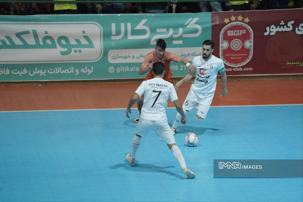 اوج جذابیت در هفته هفدهم لیگبرتر فوتسال / مصاف استاد و شاگرد در نصفجهان