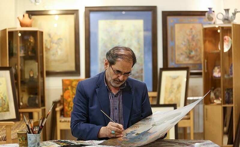 قابی که خستگی یک عمر را از بین برد / این نگارخانه رنگوبوی بهشت دارد