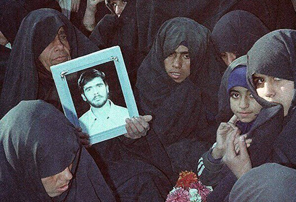 ماجرای یک مادر چشمبه راه و دلداری به خانوادههای شهدا