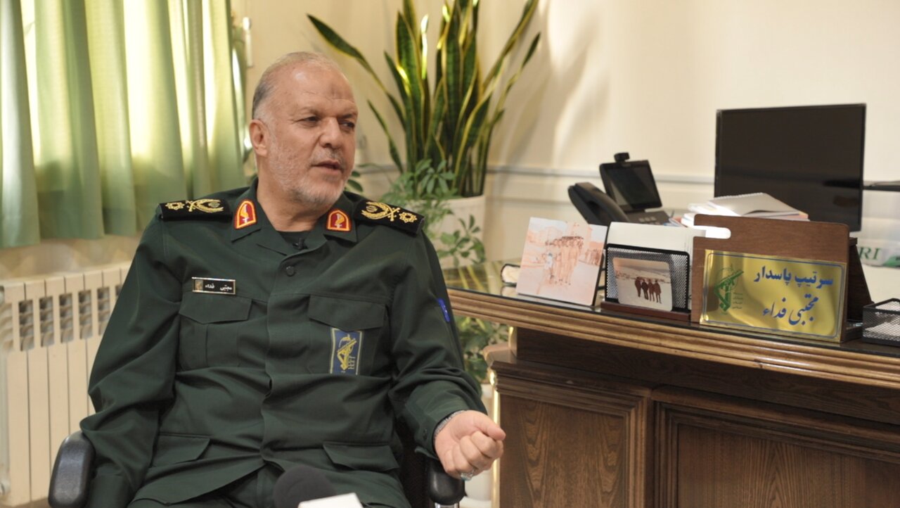 ۳۷۰ تابوت سوار بر سیل اشک؛ از اذان ظهر تا مغرب به افق شهادت