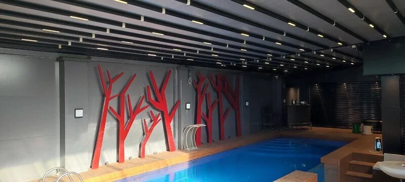 سقف متحرک در چه مکانهایی استفاده میشود؟