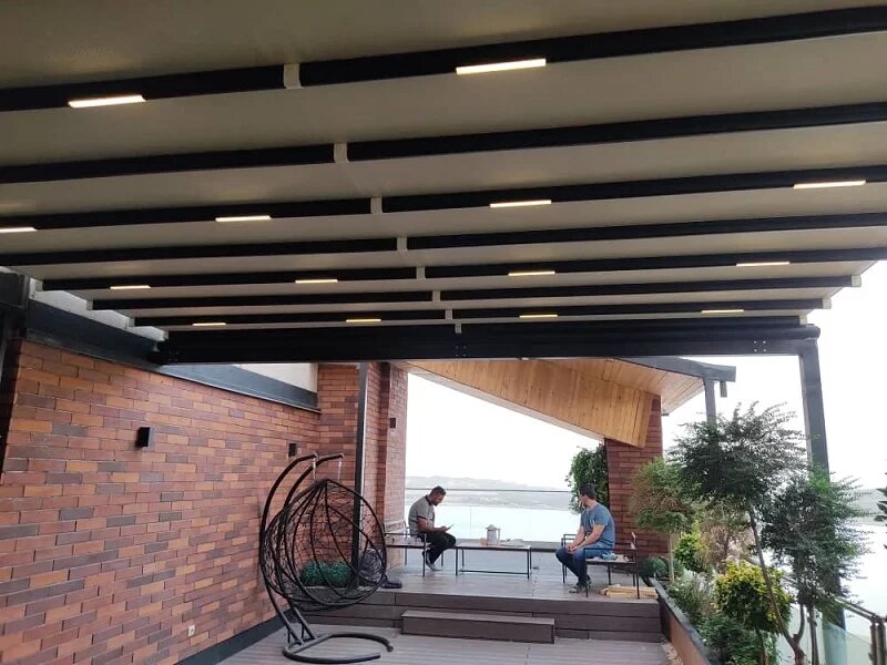 سقف متحرک در چه مکانهایی استفاده میشود؟