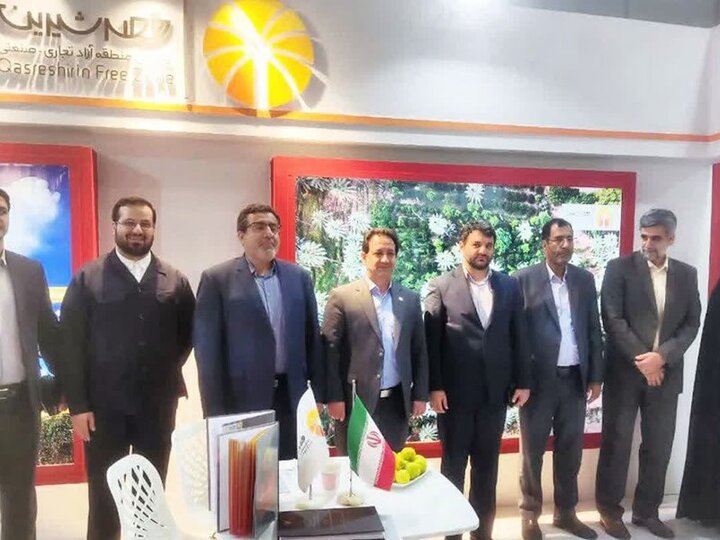 استقبال سرمایه‌گذاران از غرفه منطقه آزاد قصرشیرین در نمایشگاه بین‌المللی کیش اینوکس