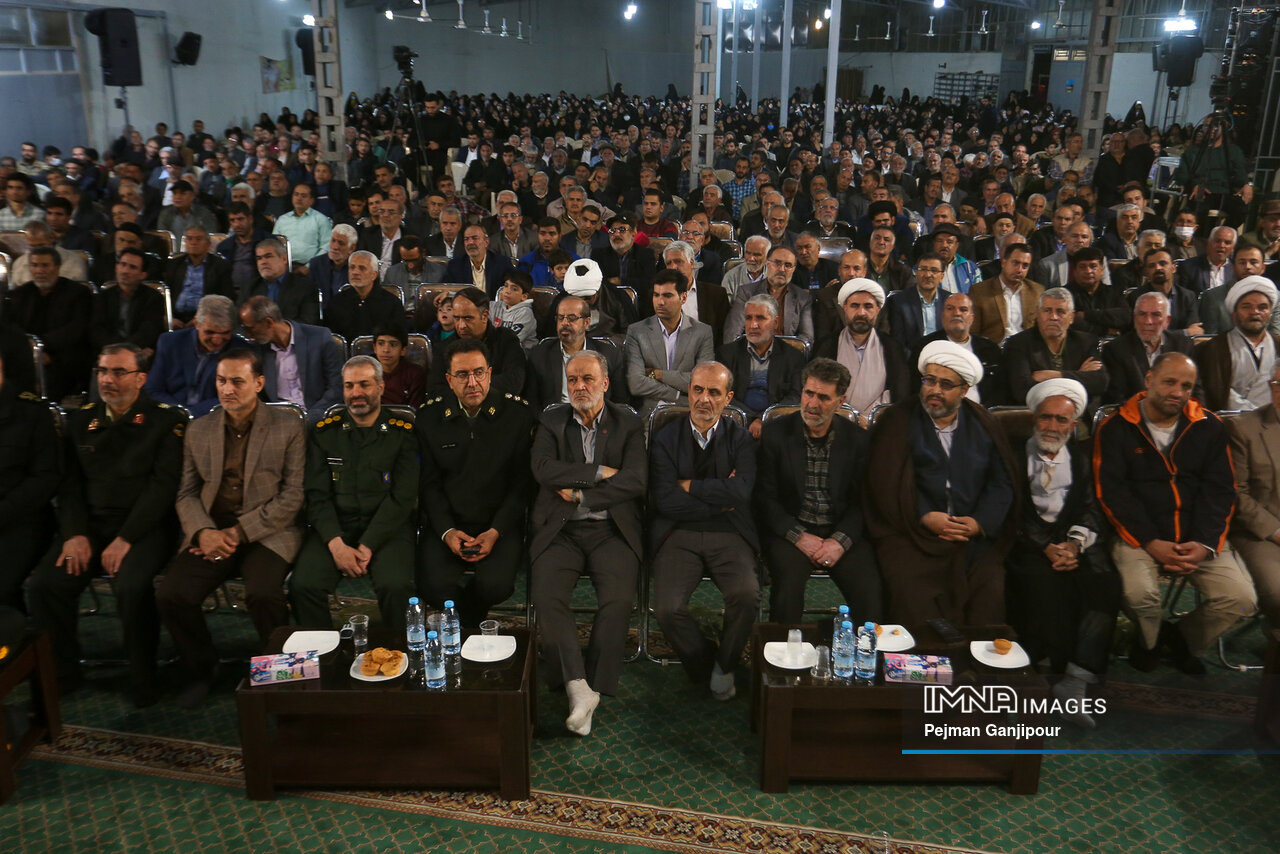 منطقه پرواز/ من مادر و خواهر چهار شهید هستم!