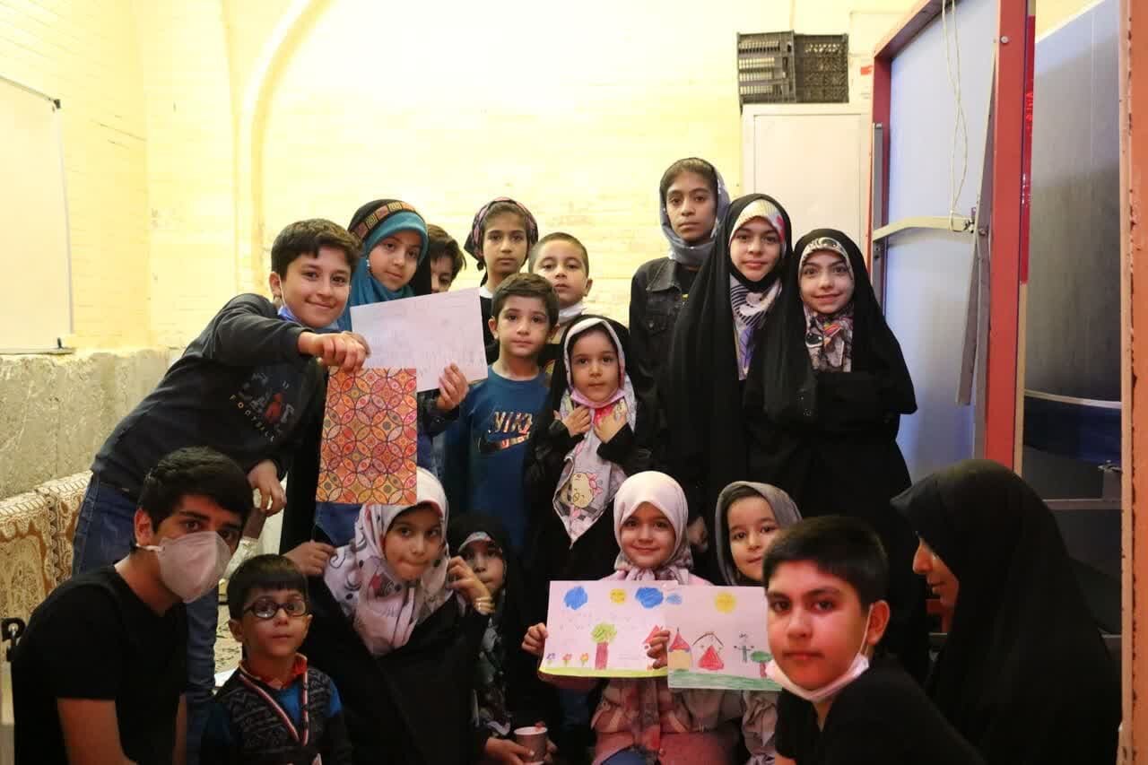 مجموعه فرهنگی که برای تربیت، به کمک خانوادهها آمده است