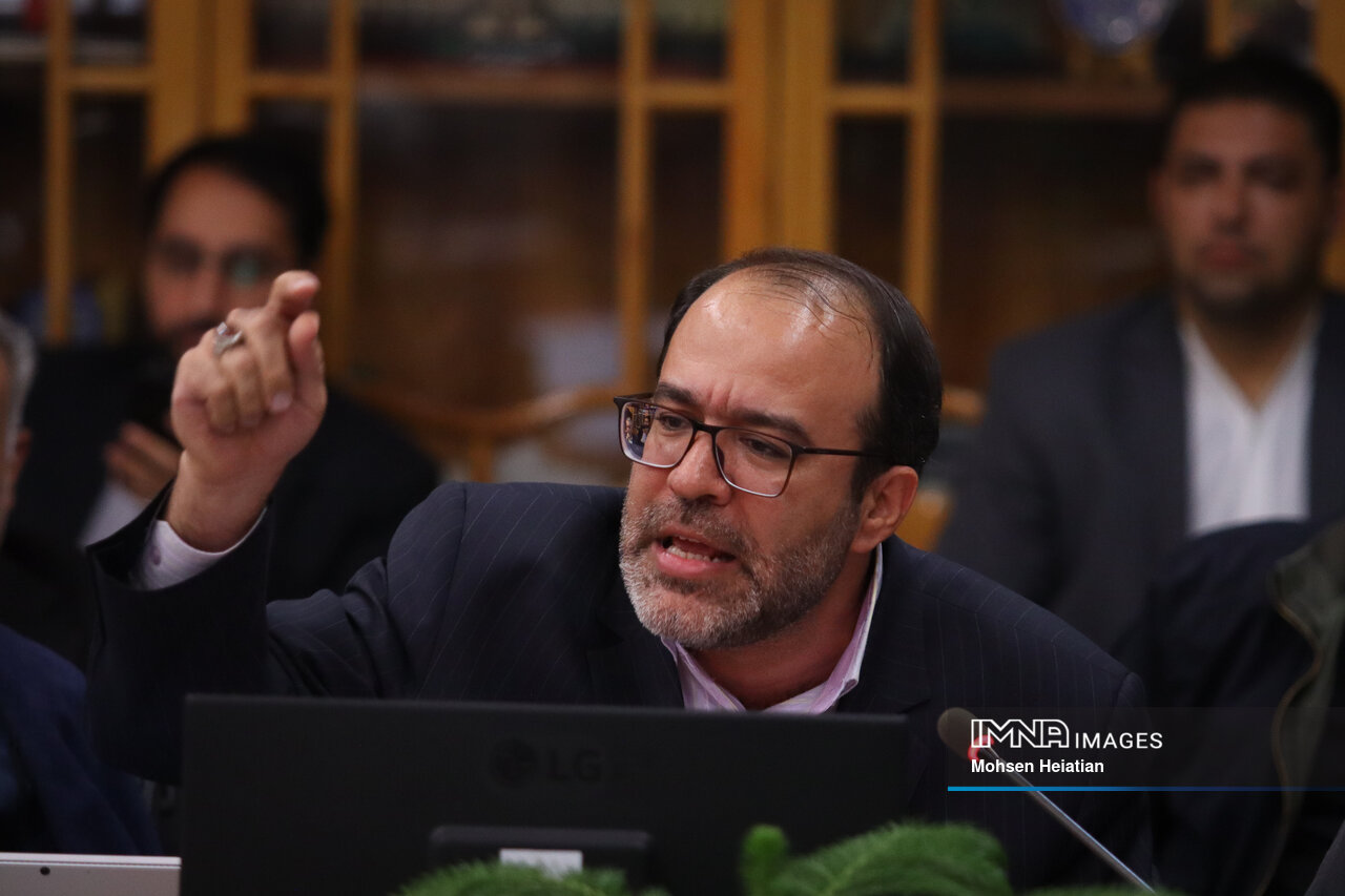 صبح تا غروب به وقت زاینده رود؛ شمارش معکوس وعدههای وزیر آغاز شد