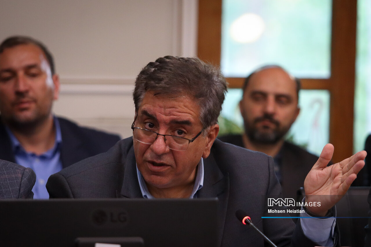 صبح تا غروب به وقت زاینده رود؛ شمارش معکوس وعدههای وزیر آغاز شد