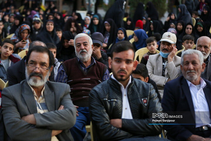 مراسم تقدیر از شهدای مدافع حرم منطقه 14 شهرداری اصفهان