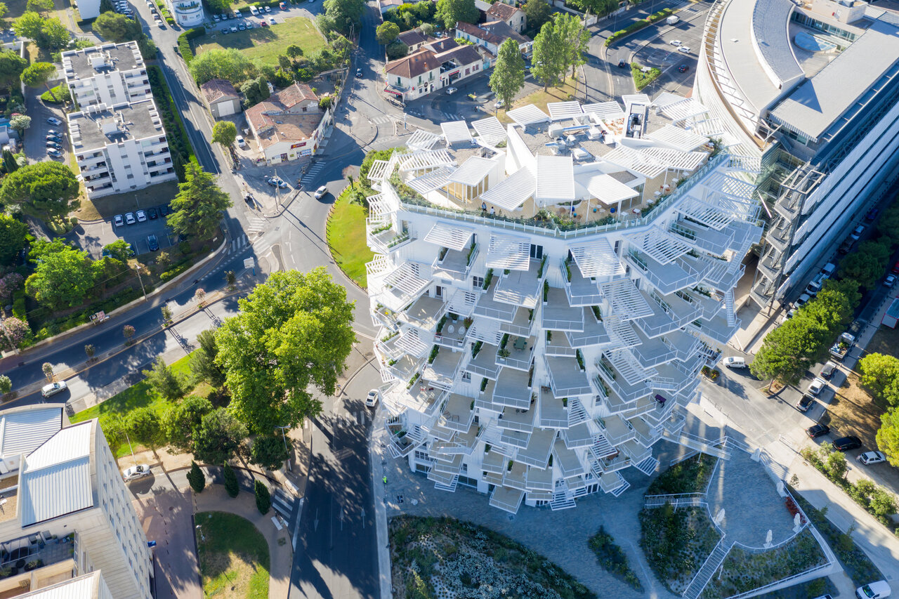 هنر، بخش اجباری ساختوسازهای کلانشهر فرانسوی