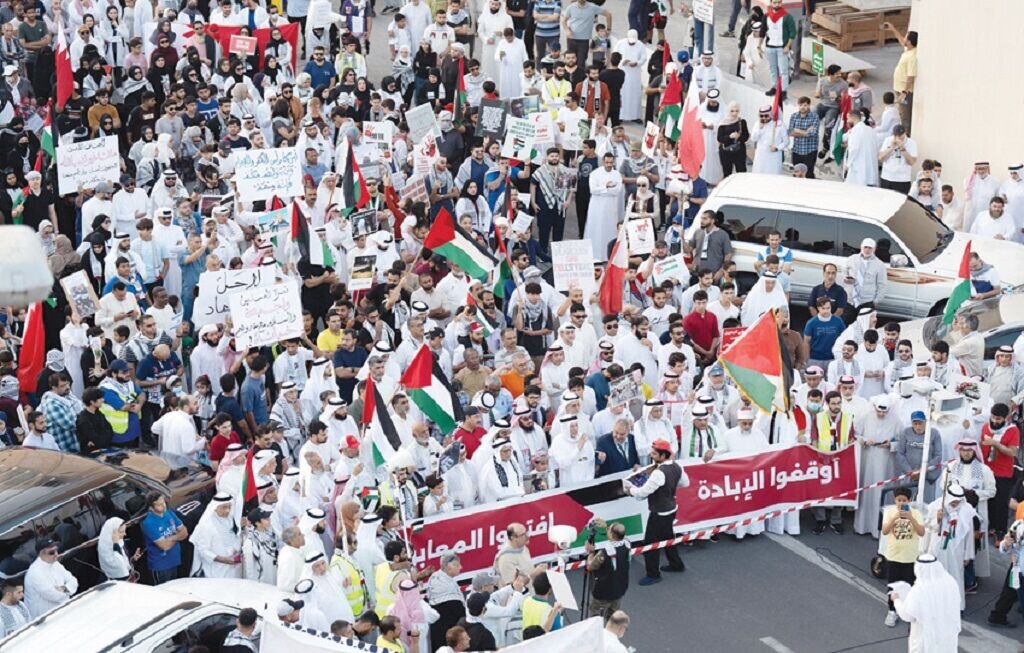 بحرینی‌ها پاسخ همسویی ولیعهد با تل‌آویو را دادند
