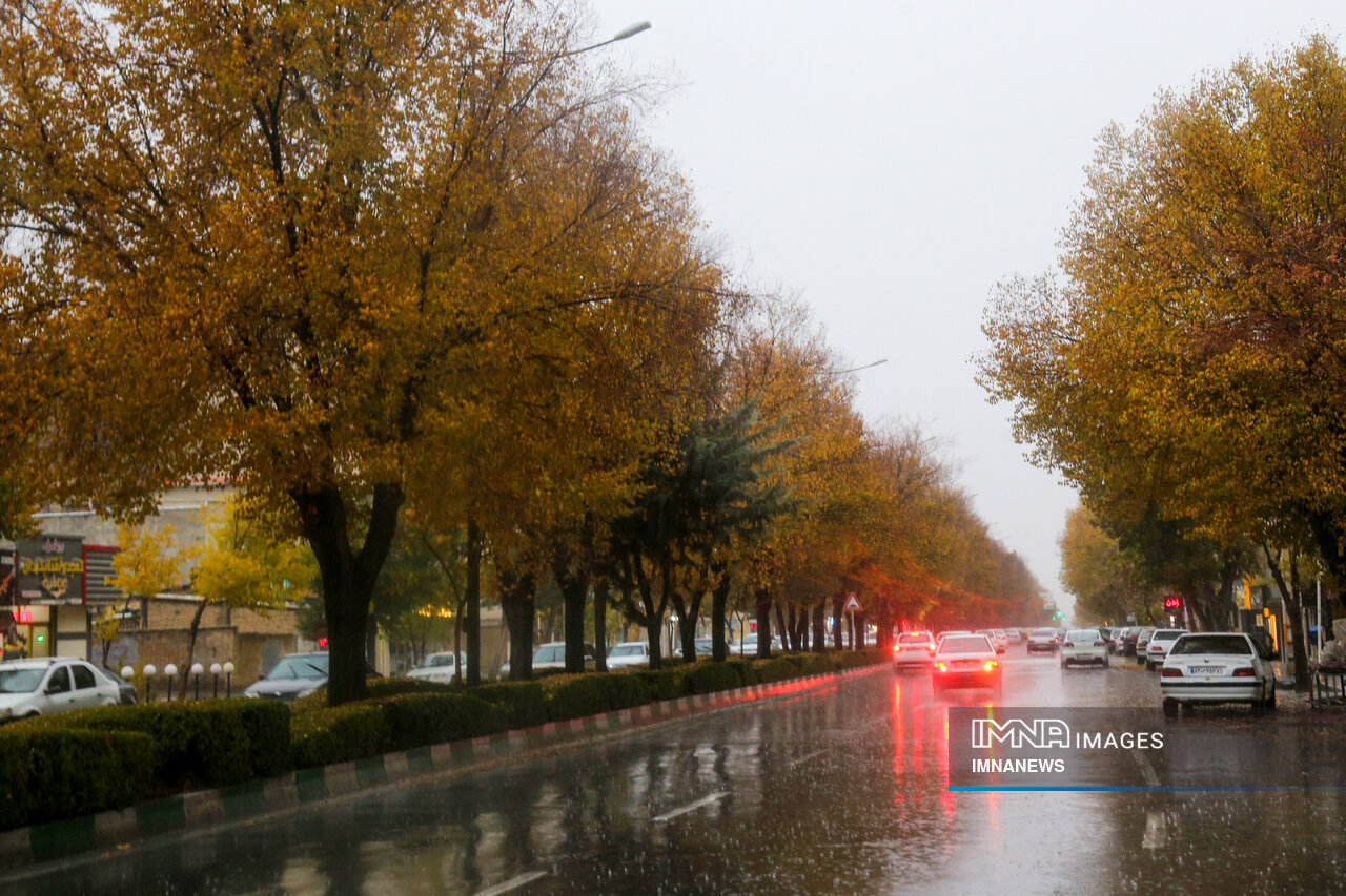 بارش باران پاییزی در شهرکرد