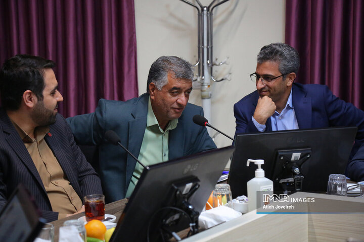 کمیسیون ویژه آب و مناطق کم برخوردار شورای شهر اصفهان