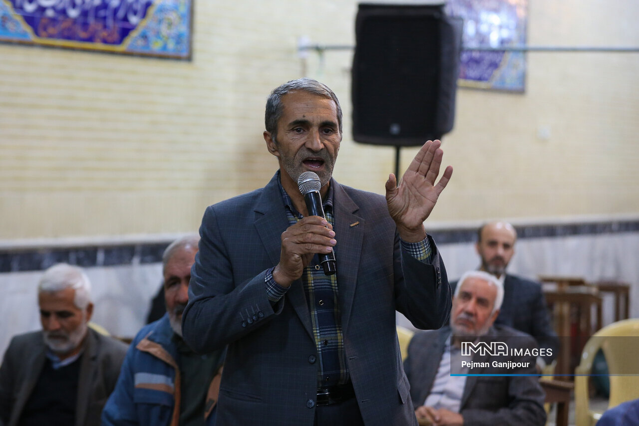 اهالی منطقه ۴ در دیدار با شهردار اصفهان چه گفتند؟