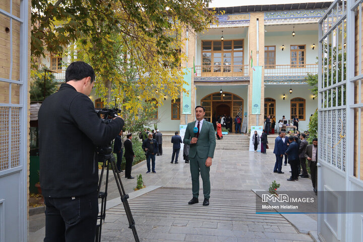 آیین افتتاح نمایشگاه آثار هنری ترکمنستان در اصفهان