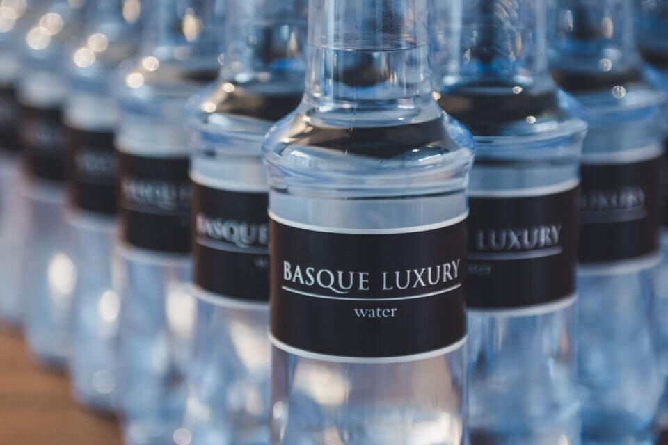 آب لاکچری، مد جدیدی دنیای ثروتمندان در بحبوحه بیآبی