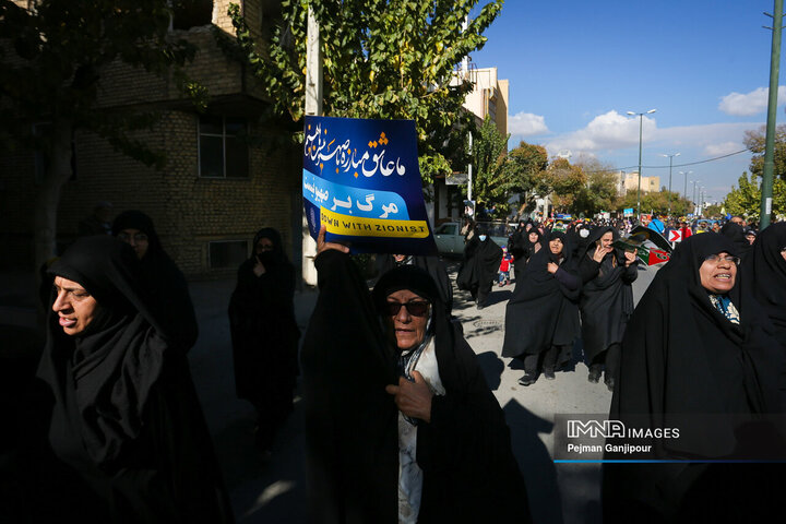 راهپیمائی نمازگزاران اصفهانی در حمایت از مردم غزه