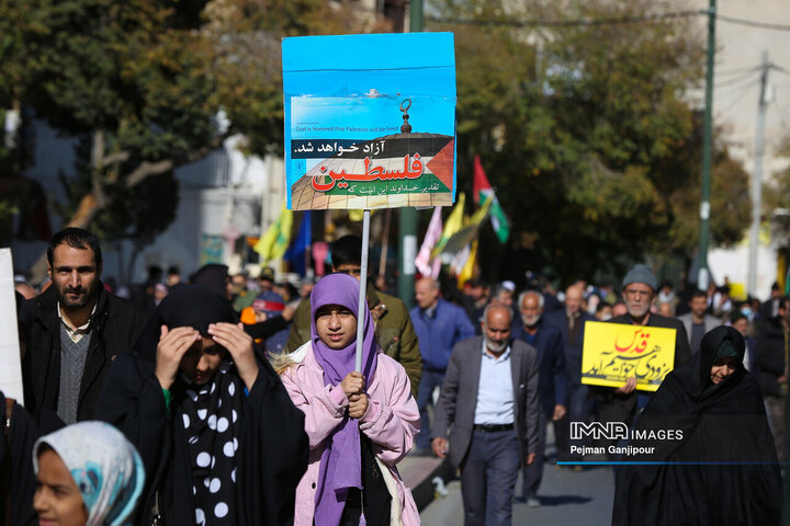 راهپیمائی نمازگزاران اصفهانی در حمایت از مردم غزه