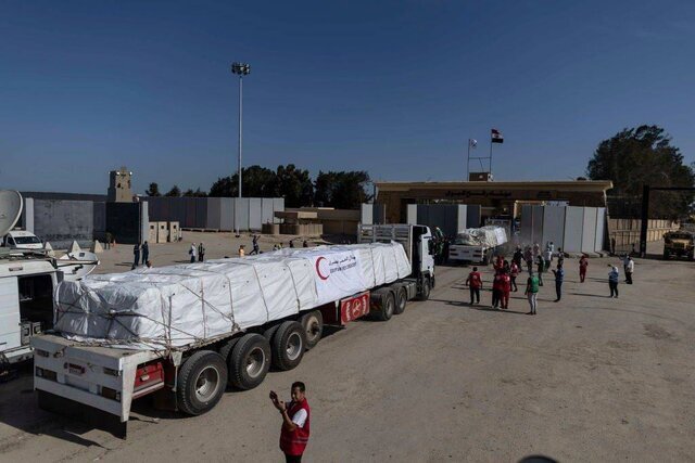 ورود کامیون‌های کمک‌رسانی پس از هفته‌ها محاصره/بازگشت گسترده فلسطینی‌ها به شمال نوار غزه
