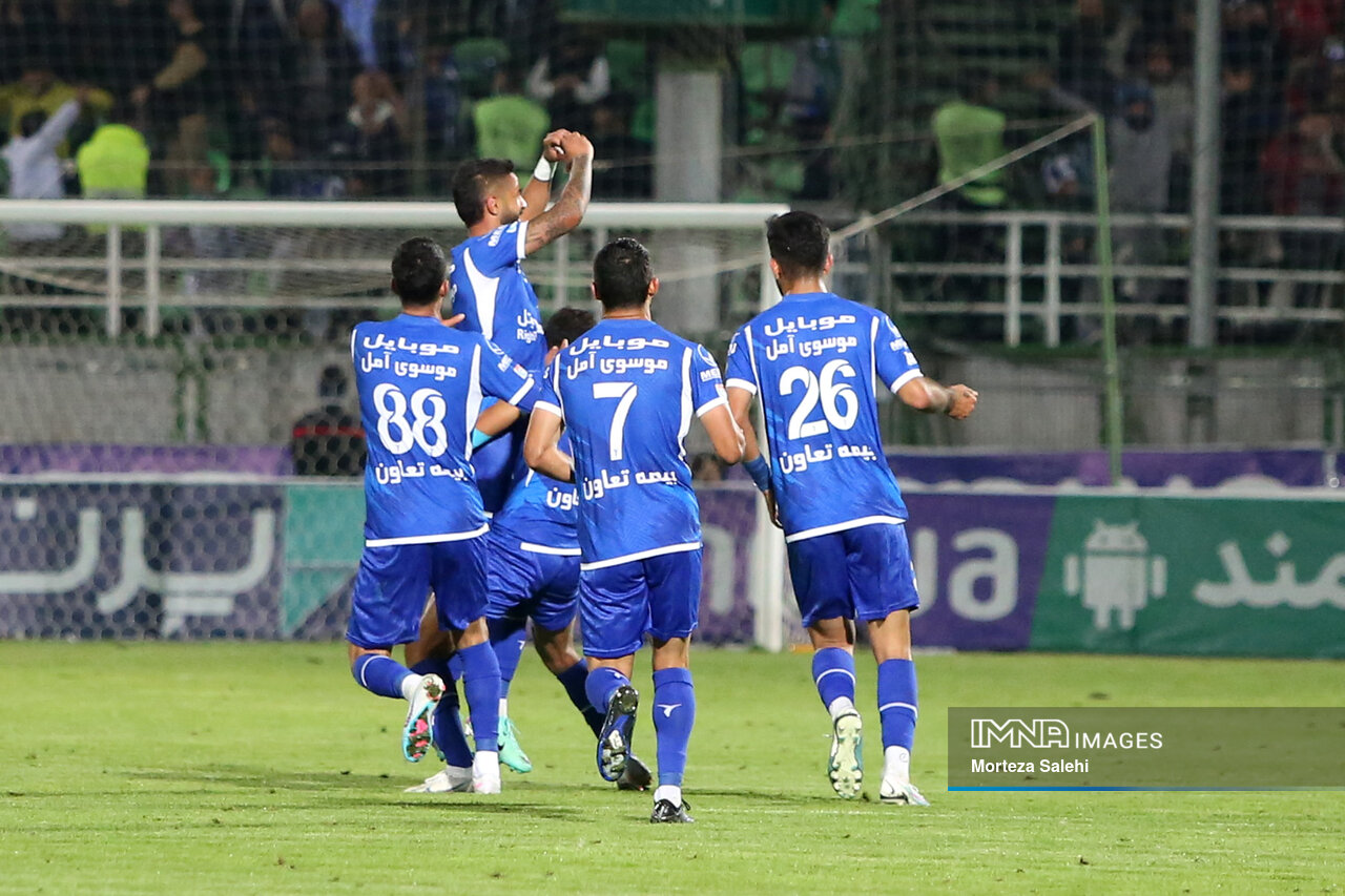 مدعیان در تکاپو برای ساختن نیمفصلی جذاب