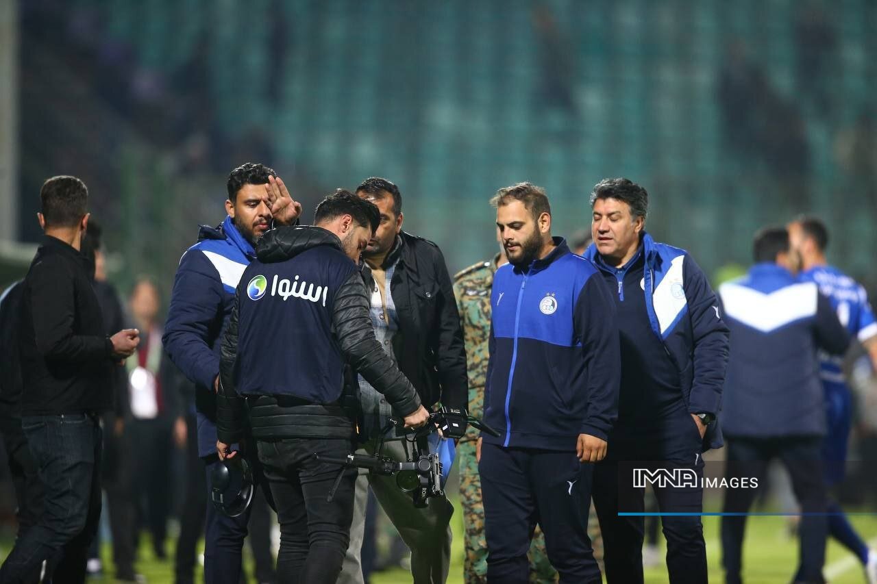 رفتار زننده جواد نکونام با تصویربردار صداوسیما / تحریم استقلالیها توسط خبرنگاران