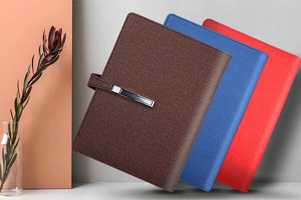 راهنمای خرید هدیه برای بازنشستگی؛ معرفی 5 هدیه شیک