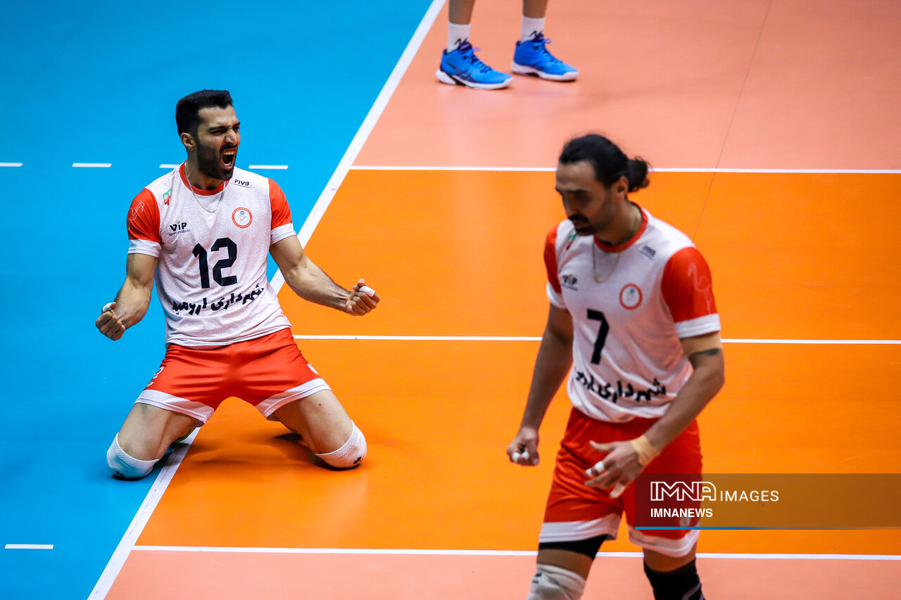 تقابل پسران شهر بادگیر در فراز هزار پیچ