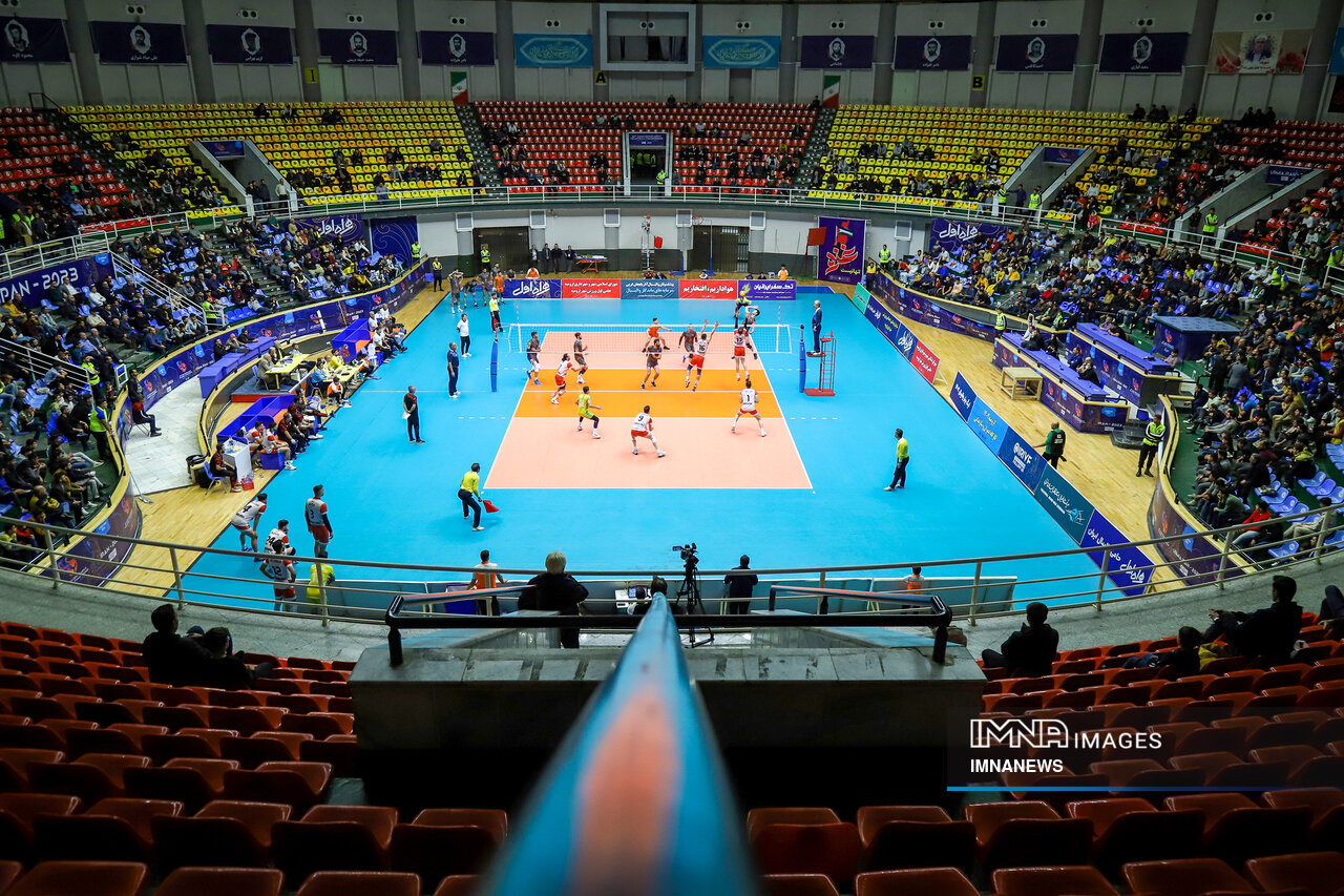 Worldofvolley: هینن سرمربی تیم ملی والیبال ایران می‌شود