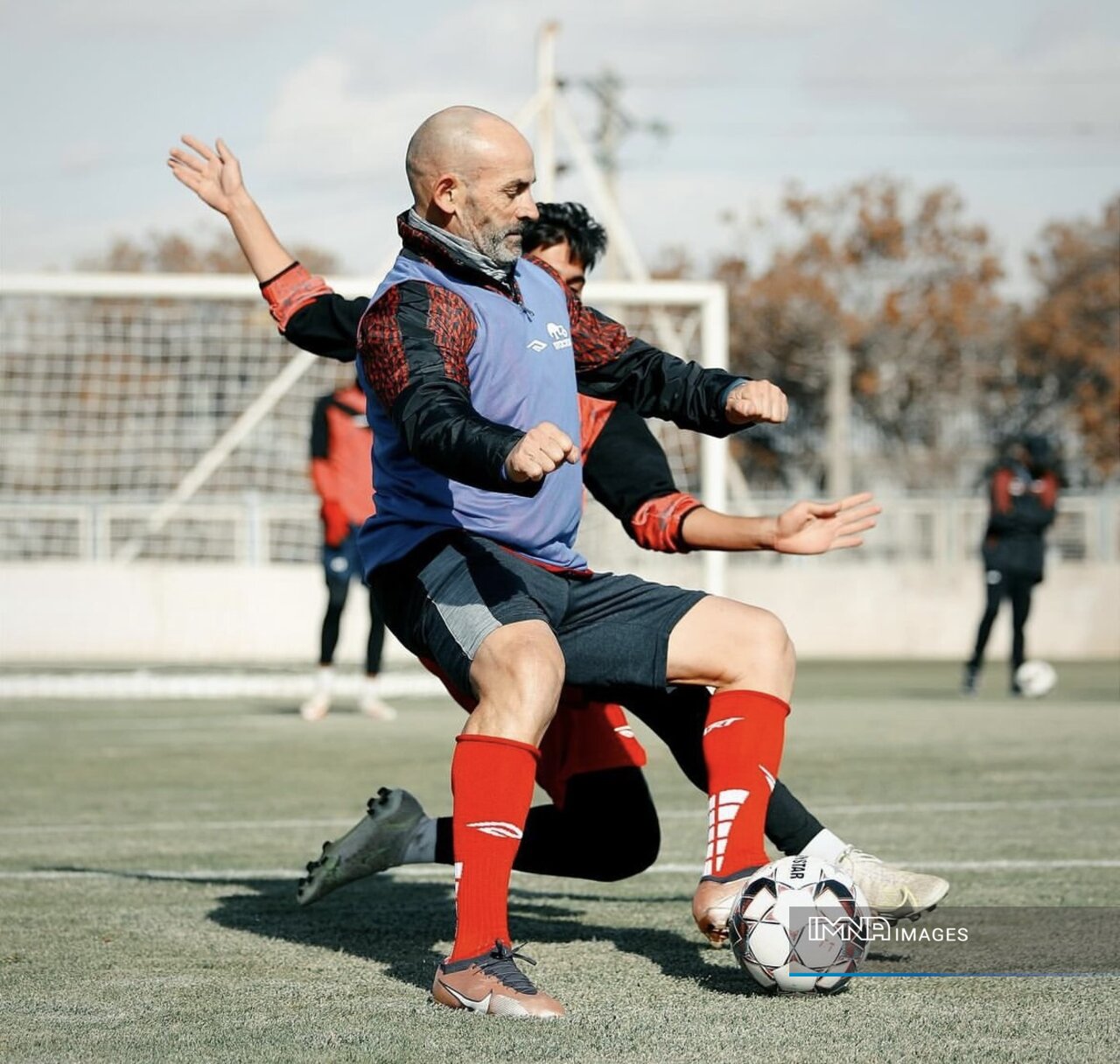 آمادگی بدنی بالای سرمربی تراکتور / پاکو خمز در تمرینات پا بهتوپ شد +عکس