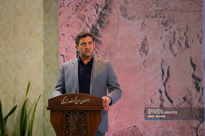 یک میلیون و ۷۰۰ هزار مترمربع از معابر شهر اصفهان در سال جاری آسفالت شد
