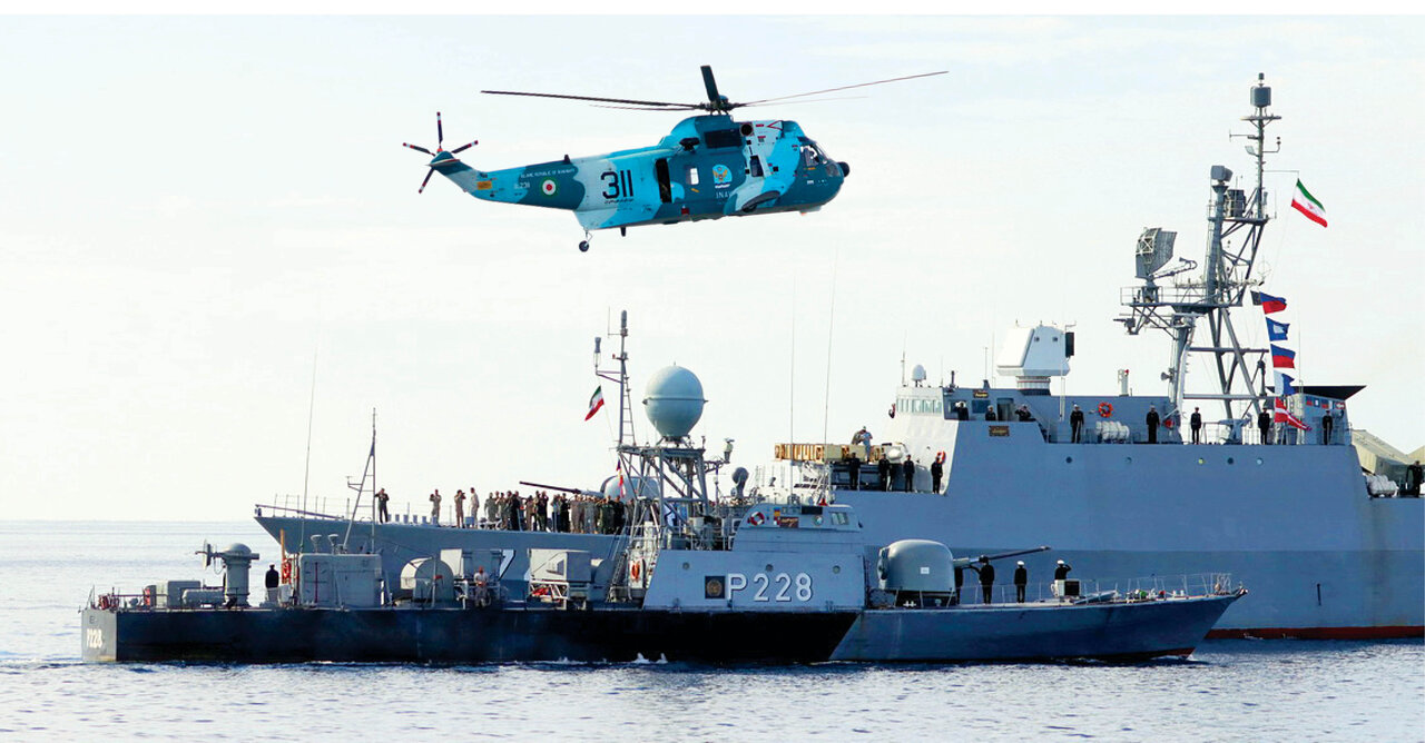 نیروی دریایی بر عرشه اقتدار و صلابت